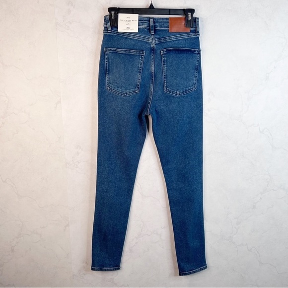 [Zara] - Picture 3 of 3